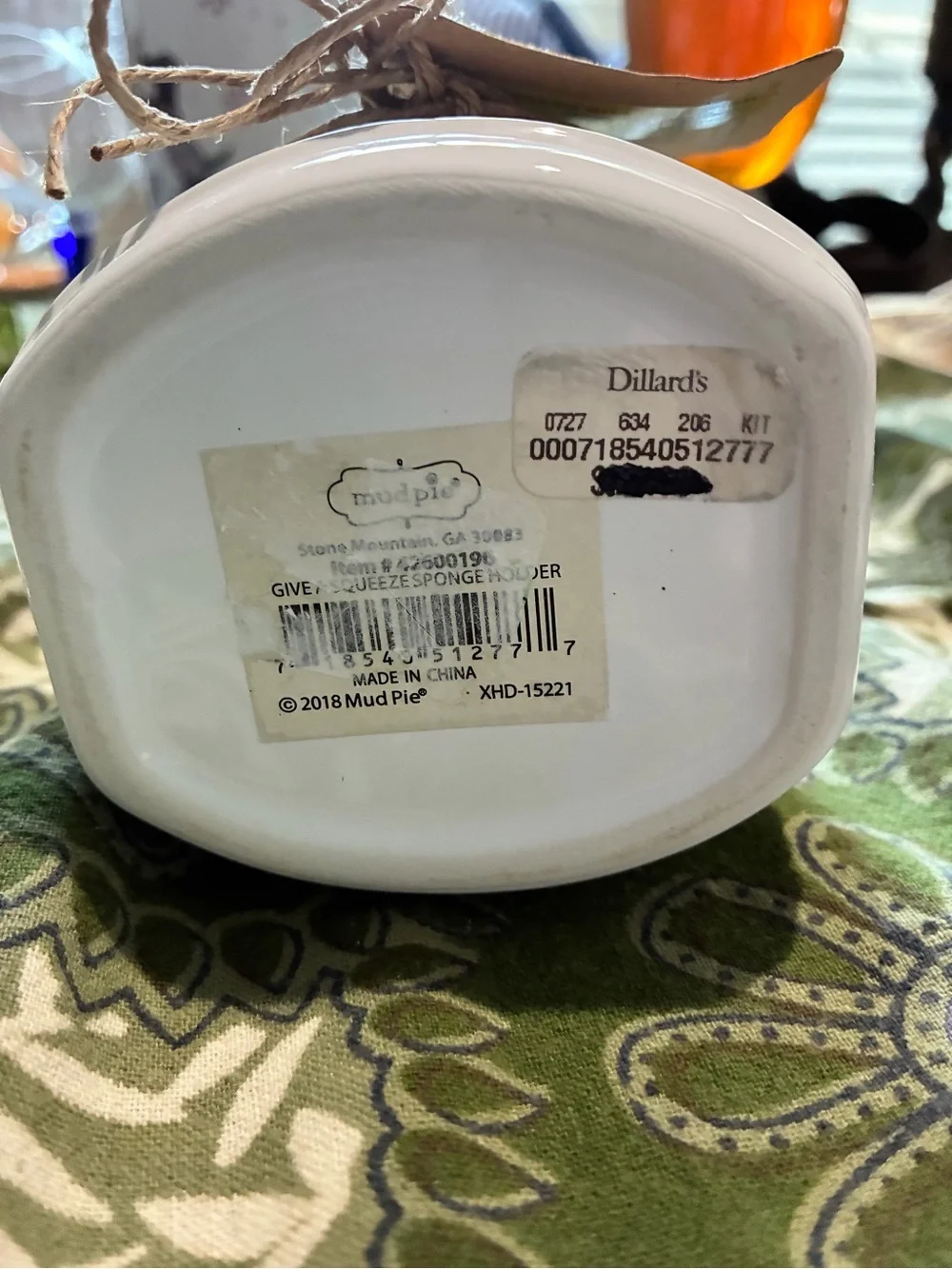 Mudpie “Give Me A Squeeze” Sponge Holder. NWT Dilliards. White w/Black Letters.